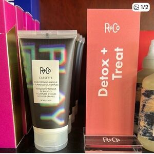 R+Co Cassette Curl Defining Masque Set of 2
Last Set!